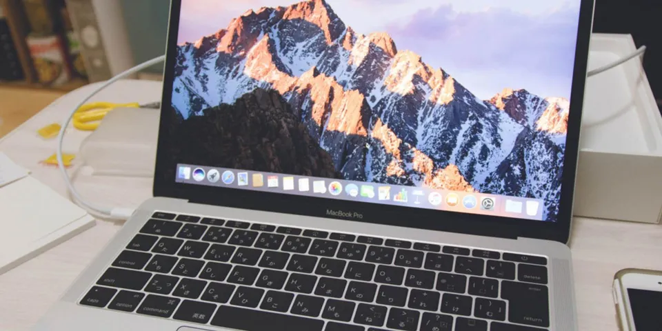 【レビュー】新型MacBook Proは持ち運びもできるメインマシンに！〜Touch Barよりもキーボードが魅力的