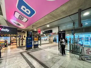 ベルリン・ブランデンブルク国際空港からベルリン市内に行く方法：電車で行く