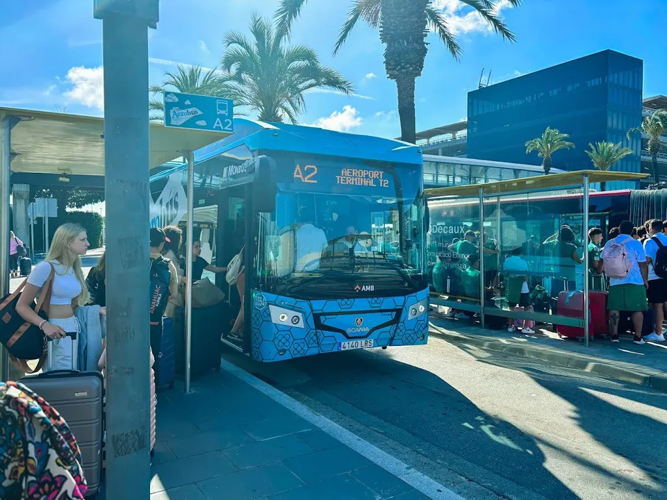 バルセロナ・エル・プラット国際空港からバルセロナ市内に行く方法：Aerobusで行く